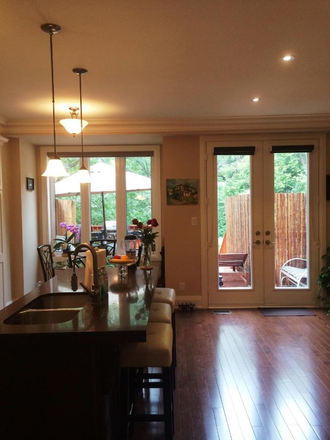Luxury Home - Upper Toronto Beaches Room photo